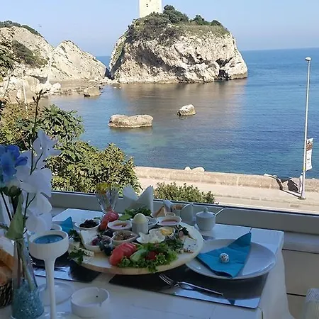 Yasemin Hotel 3*
