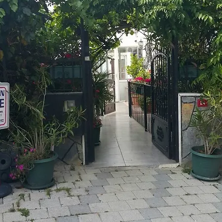 Yasemin Hotel 3*